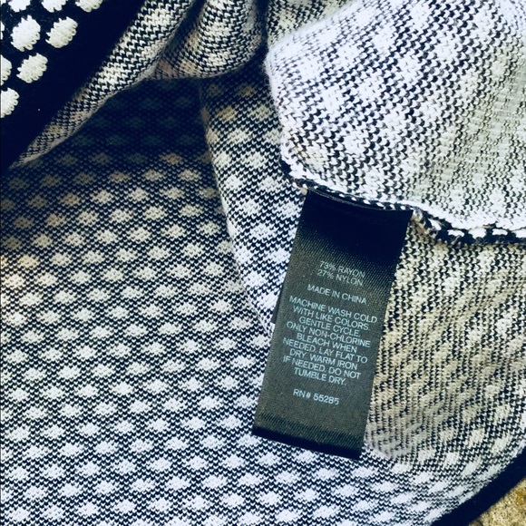 Express Pull Over Top - Picture 4 of 7